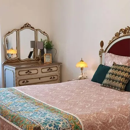 Charming Clerigos Apartment